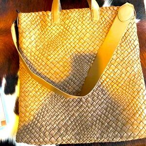 NWT GORGEOUS FALOR FALORNI ITALIAN HANDWOVEN HANDBAG - TAUPE F2050